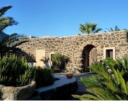 Dammuso Favarelle Da Caty Apartment Scauri  Exterior photo